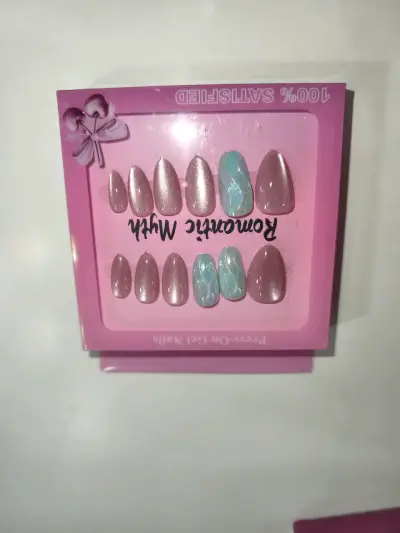 Uñas postizas gel verde y rosa Romantic Myth - miniatura 5