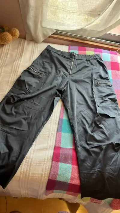 Pantalones cargo  con bolsillos talla XL - miniatura 1