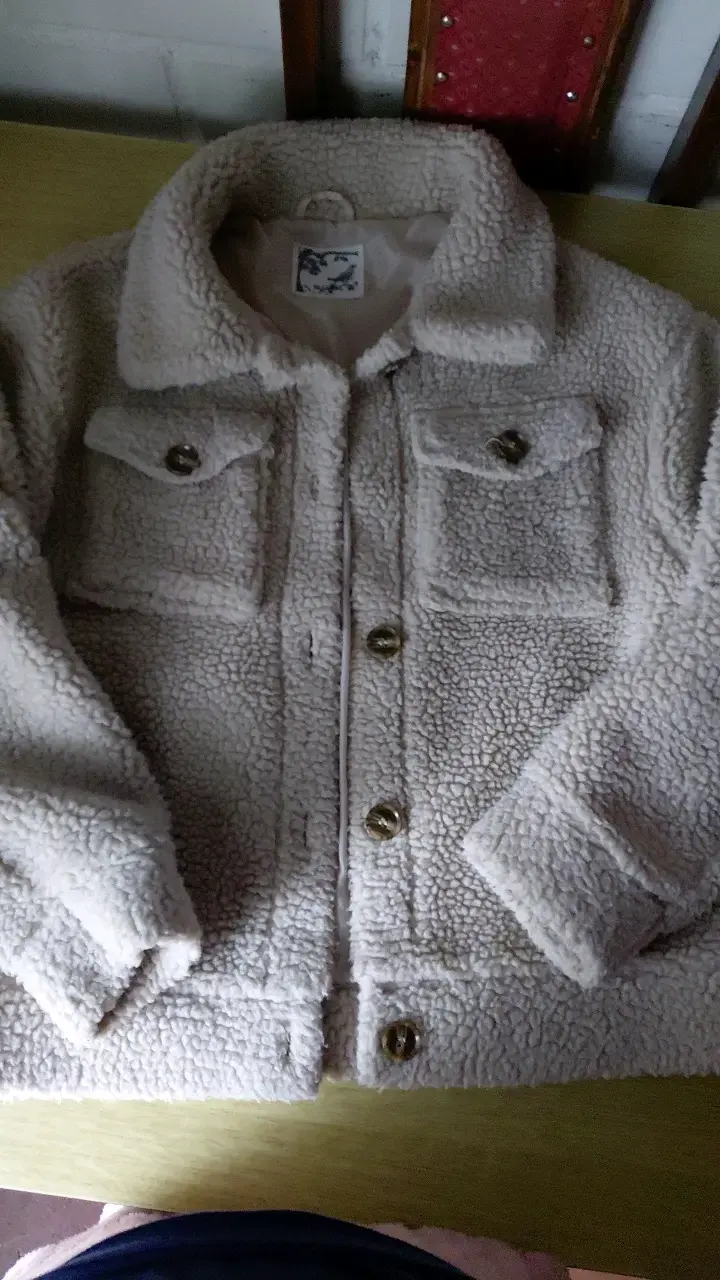 Chaqueta de lana sintética beige con bolsillos - 1