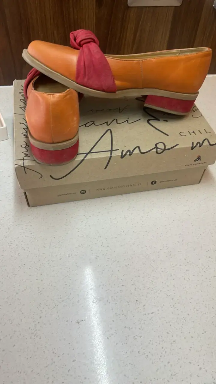 Zapatos planos naranjas con lazo rojo Gianni Da Firenze