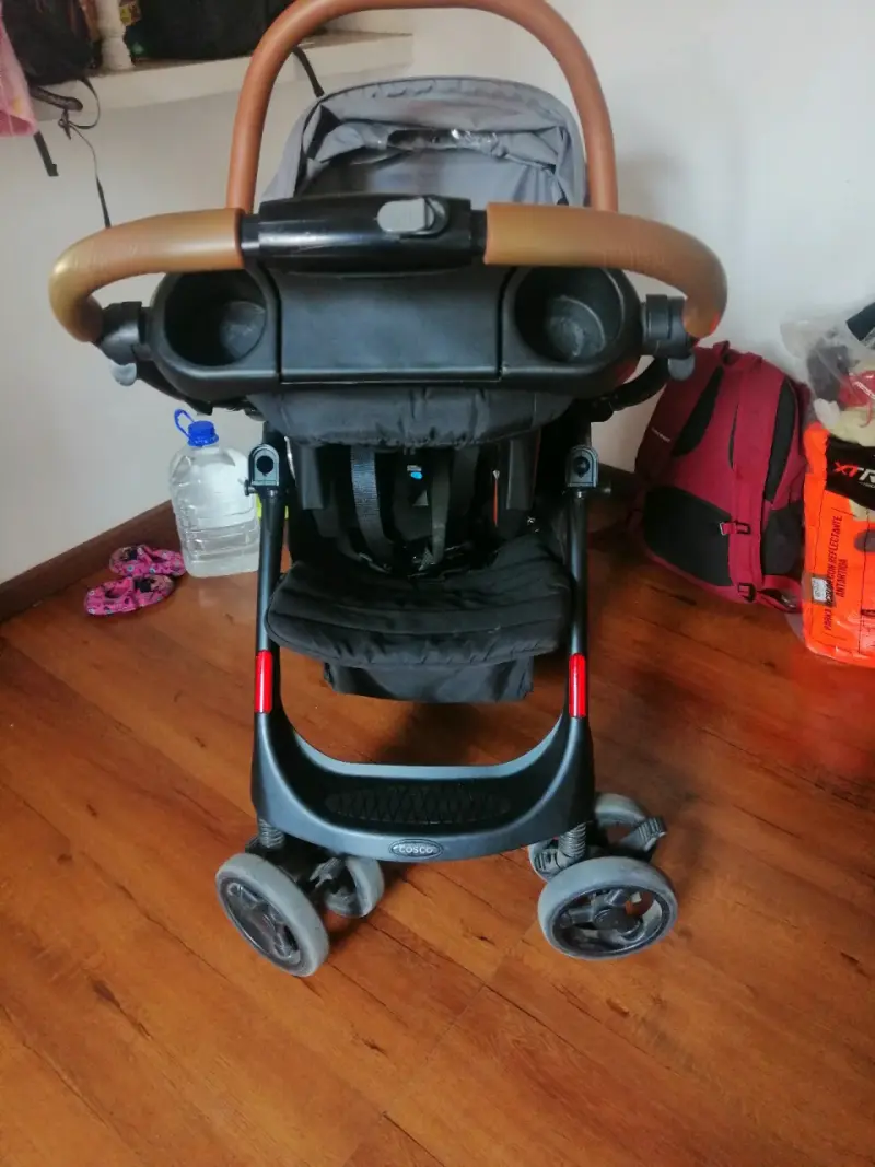 Coche de bebé Cosco plegable con manillar ajustabl - 1