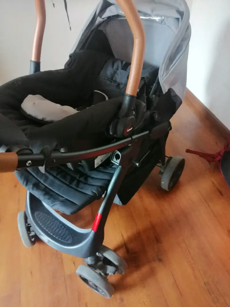Coche de bebé Cosco plegable con manillar ajustabl - 2