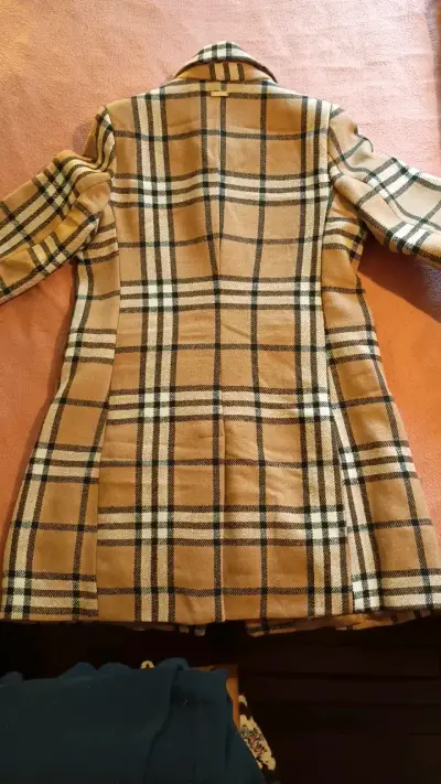 Abrigo de lana a cuadros beige para mujer - miniatura 4
