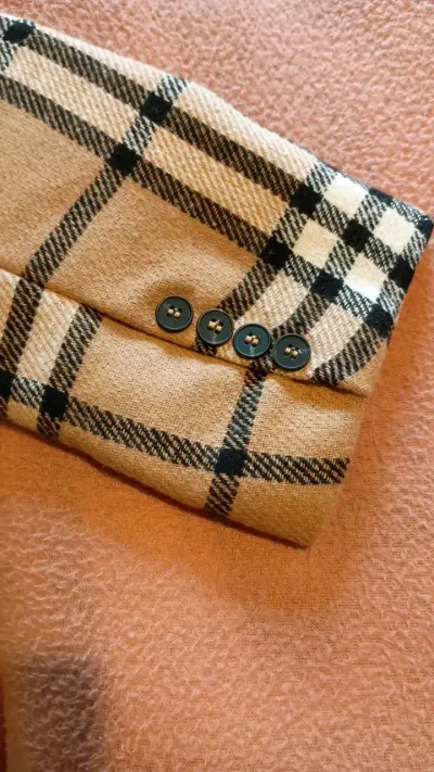 Abrigo de lana a cuadros beige para mujer - miniatura 5