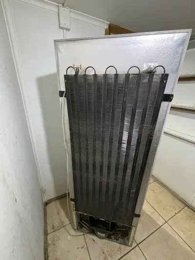Refrigerador de dos puertas en buen estado - miniatura 2