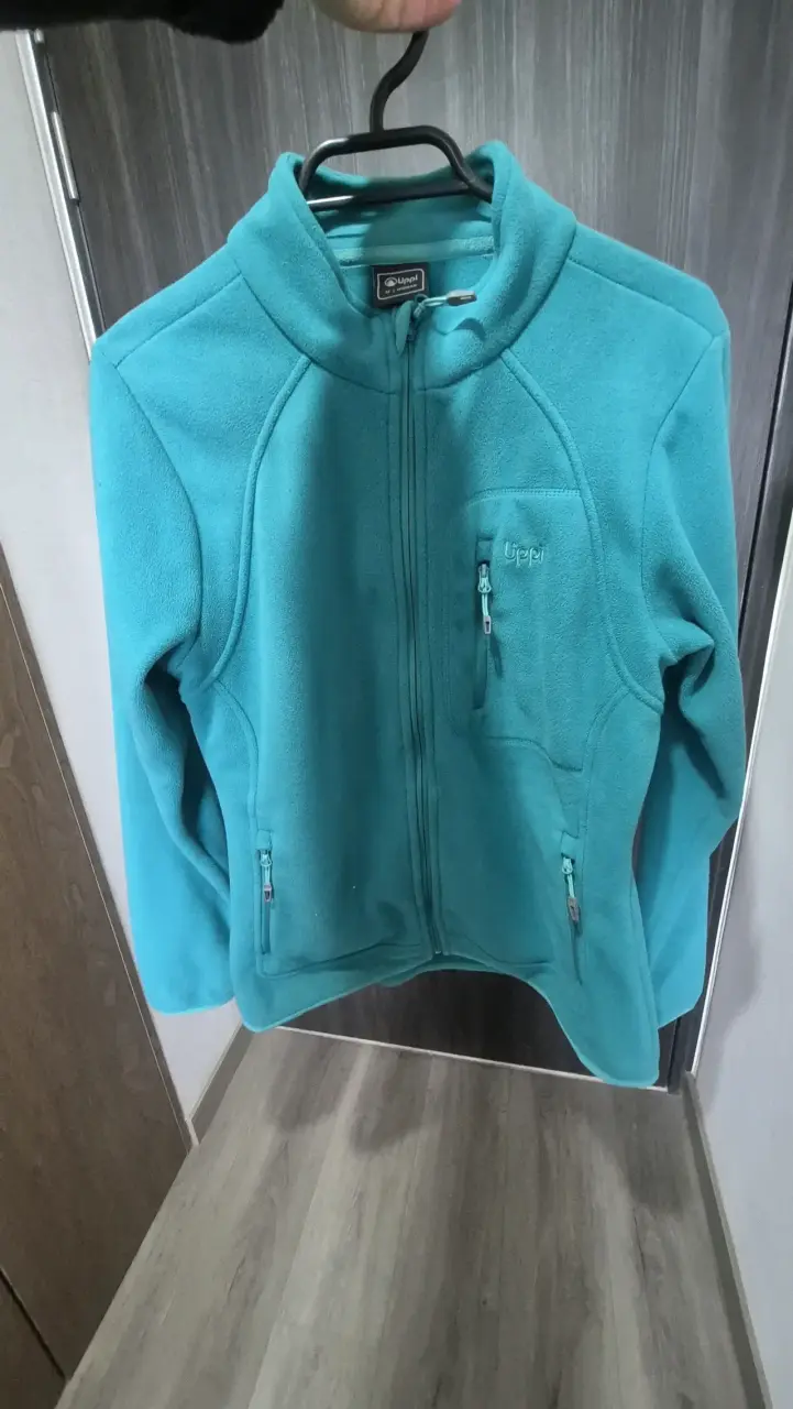 Chaqueta polar turquesa marca lippi