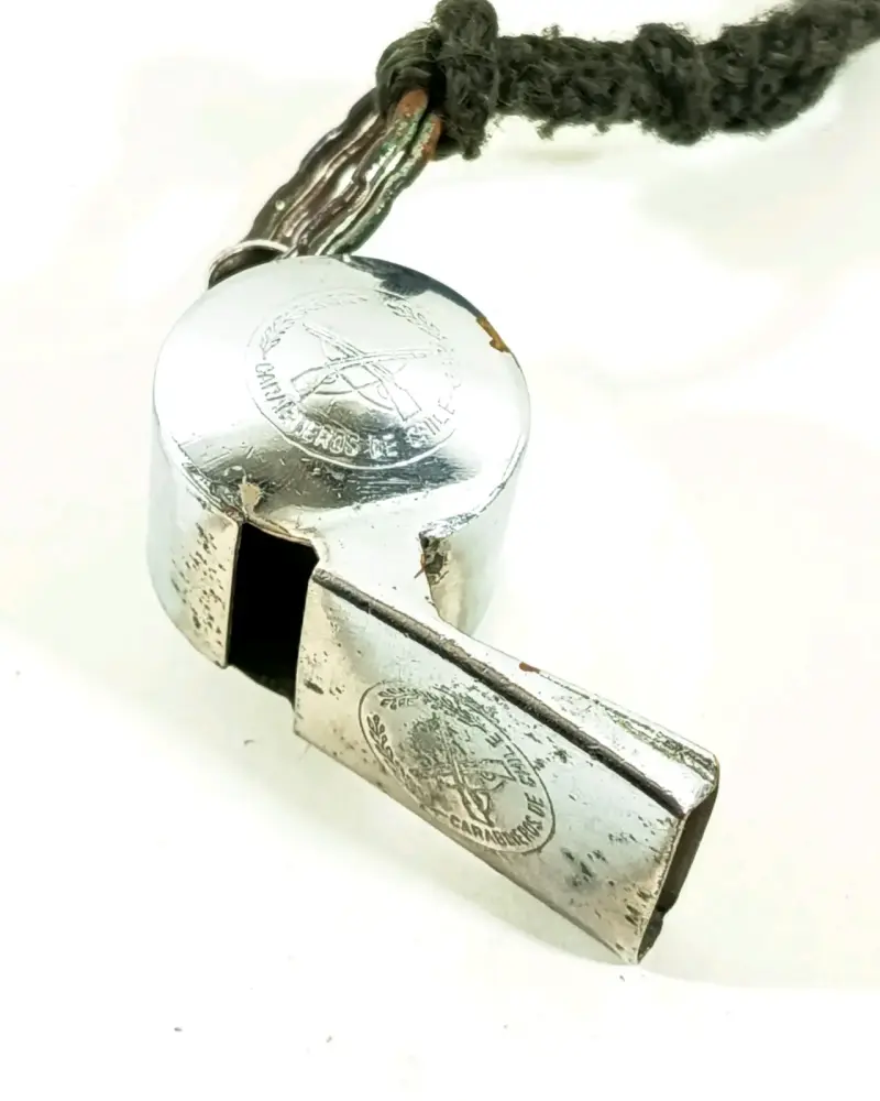 Antiguo pito Carabineros. - 4