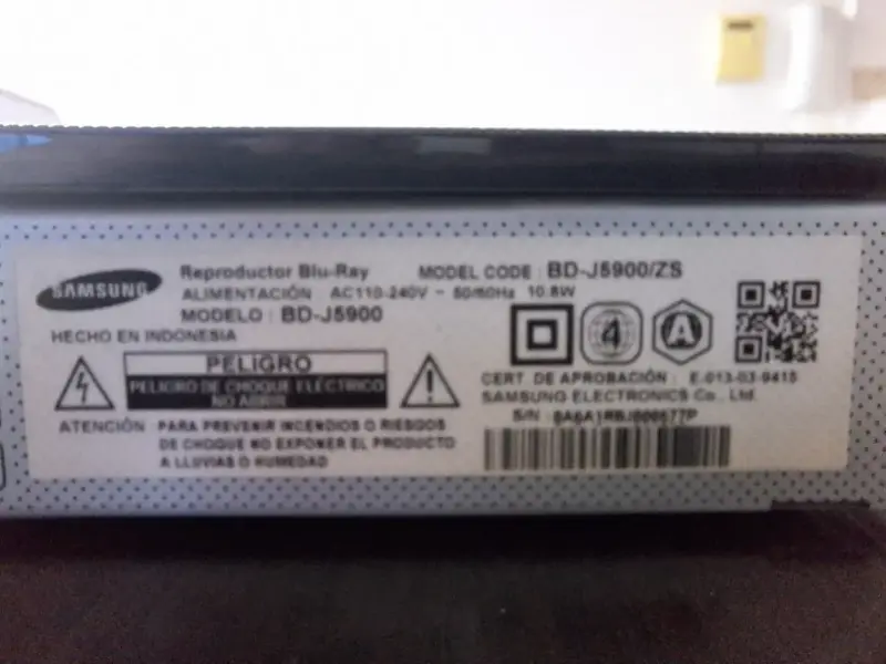 Reproductor Blu-Ray 3D Samsung BD-J5900 - 2