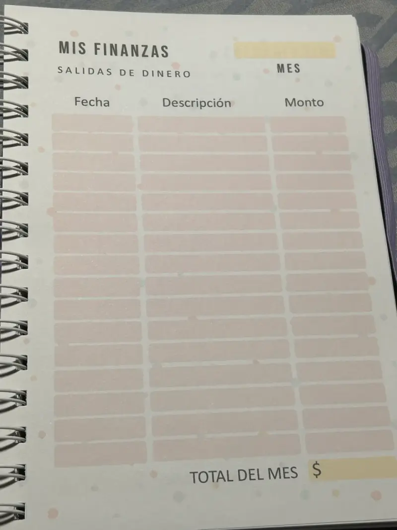 Agenda de pedidos con diseño de astronauta - 2