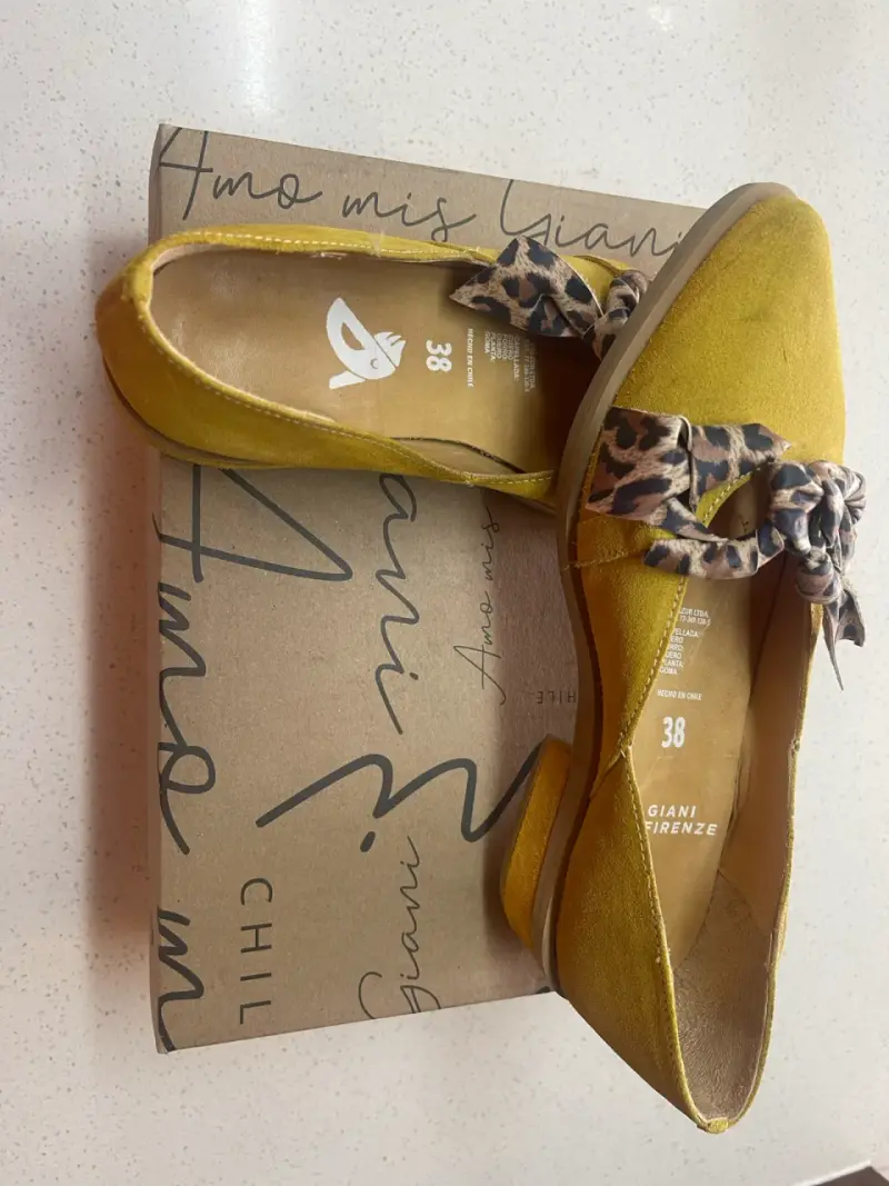 Zapatos amarillos de gamuza con lazo animal print - 2