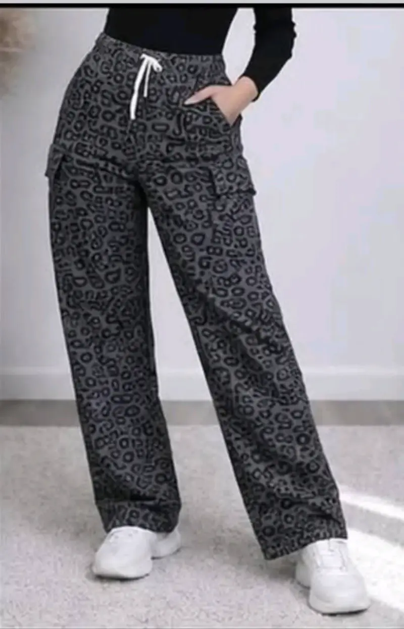 Pantalones cargo estampado leopardo para mujer - 1
