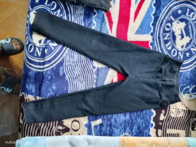 Leggings negros con fruncido posterior - miniatura 4