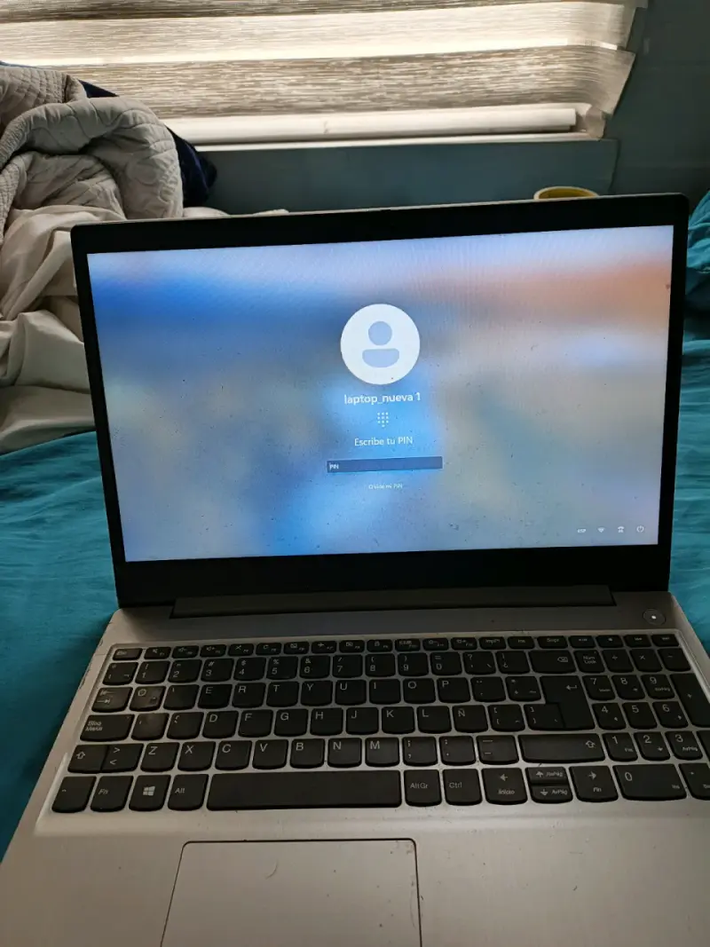 Laptop Lenovo Ideapad 3 15.6 pulgadas - 1