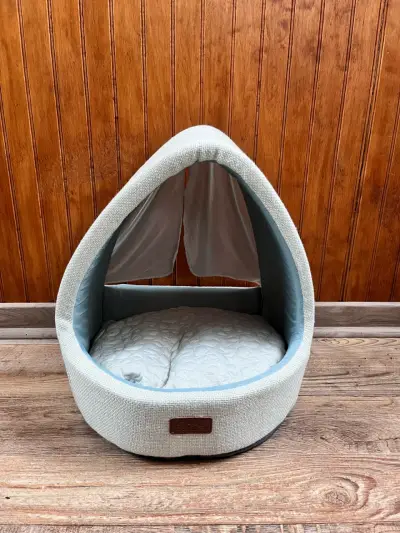 Cama para mascotas tipo iglú - miniatura 1