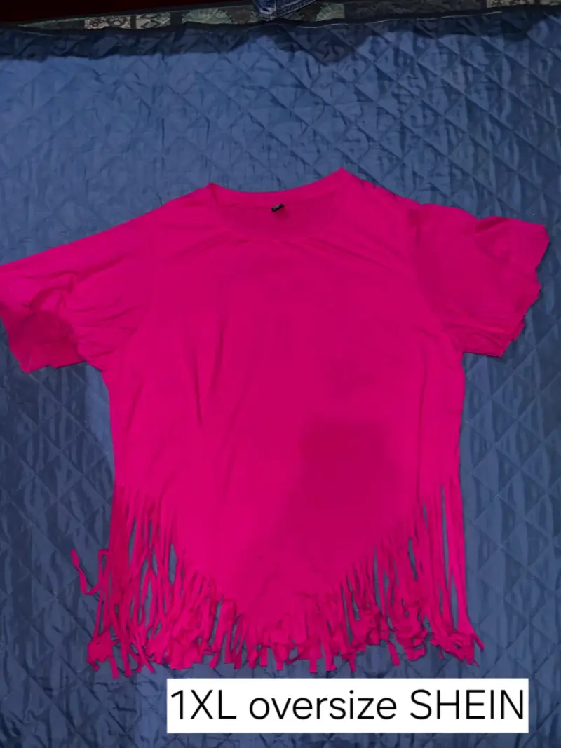 Polera oversize fucsia con flecos SHEIN