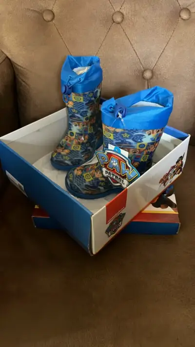 Botas de lluvia infantiles con diseño animado - miniatura 2