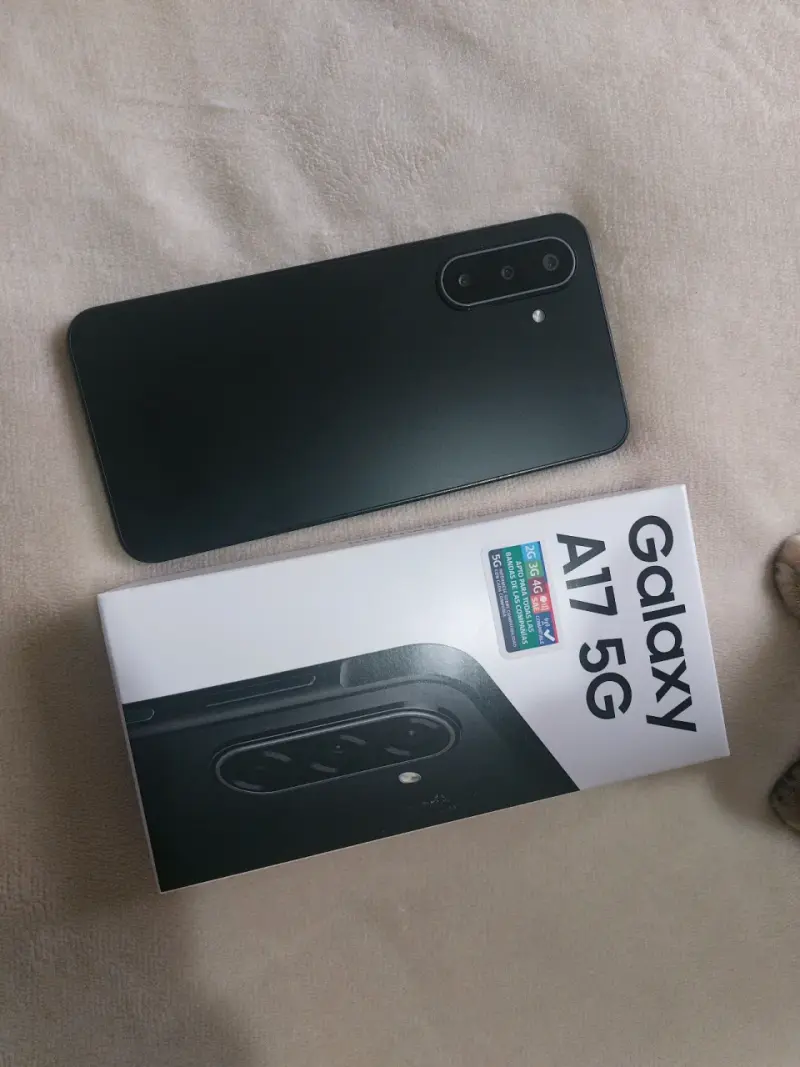Samsung Galaxy A17 5G con caja original - 1