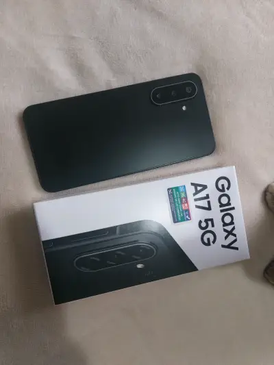 Samsung Galaxy A17 5G con caja original - miniatura 1