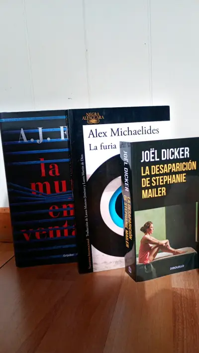 Lote de libros de misterio y suspenso - miniatura 1