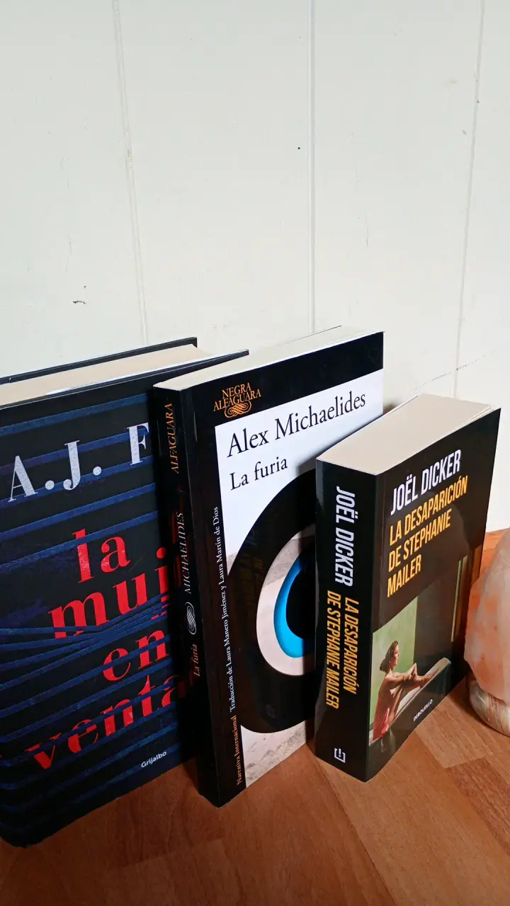 Lote de libros de misterio y suspenso - 3