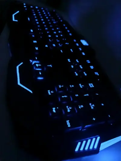 Teclado gamer USB retroiluminado - miniatura 4
