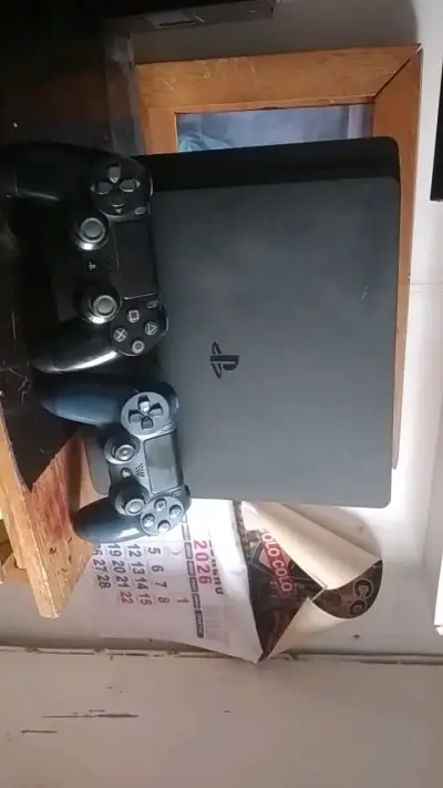 PS4 Slim 1tb + Mandos Originales + GTA V y NFS - miniatura 1