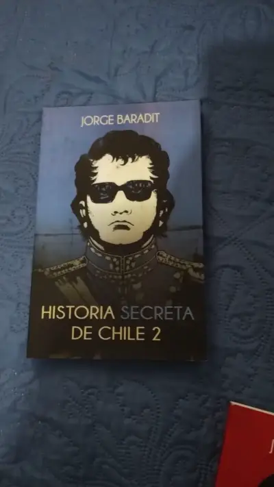 Colección de libros 'Historia Secreta de Chile' de Jorge Baradit - miniatura 2