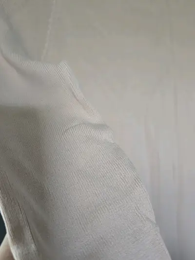 Polera manga larga color beige para mujer - miniatura 4