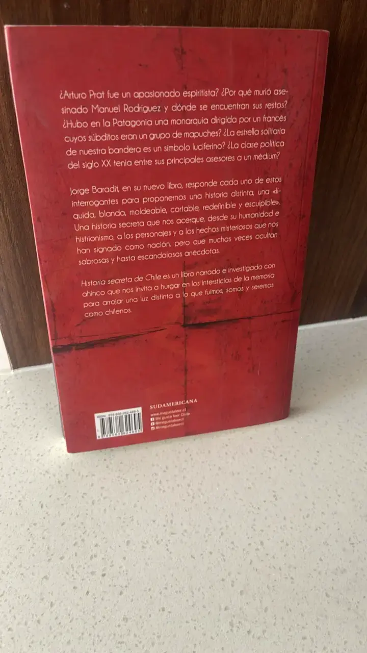 Libro 'Historia Secreta de Chile' de Jorge Baradit - 2