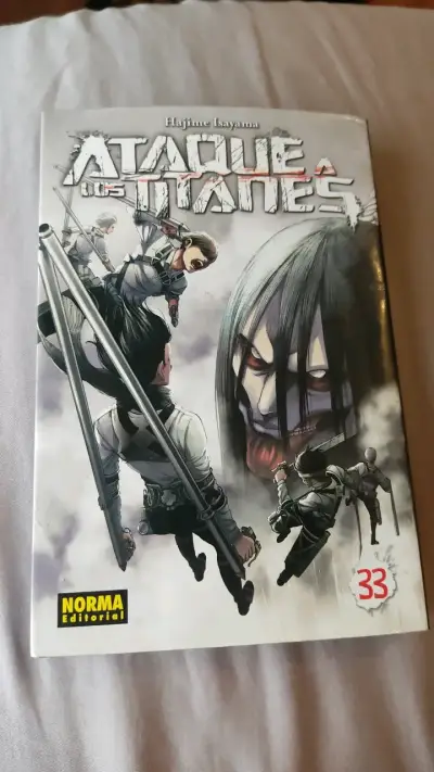 Manga Ataque a los Titanes Volumen 33 - miniatura 1