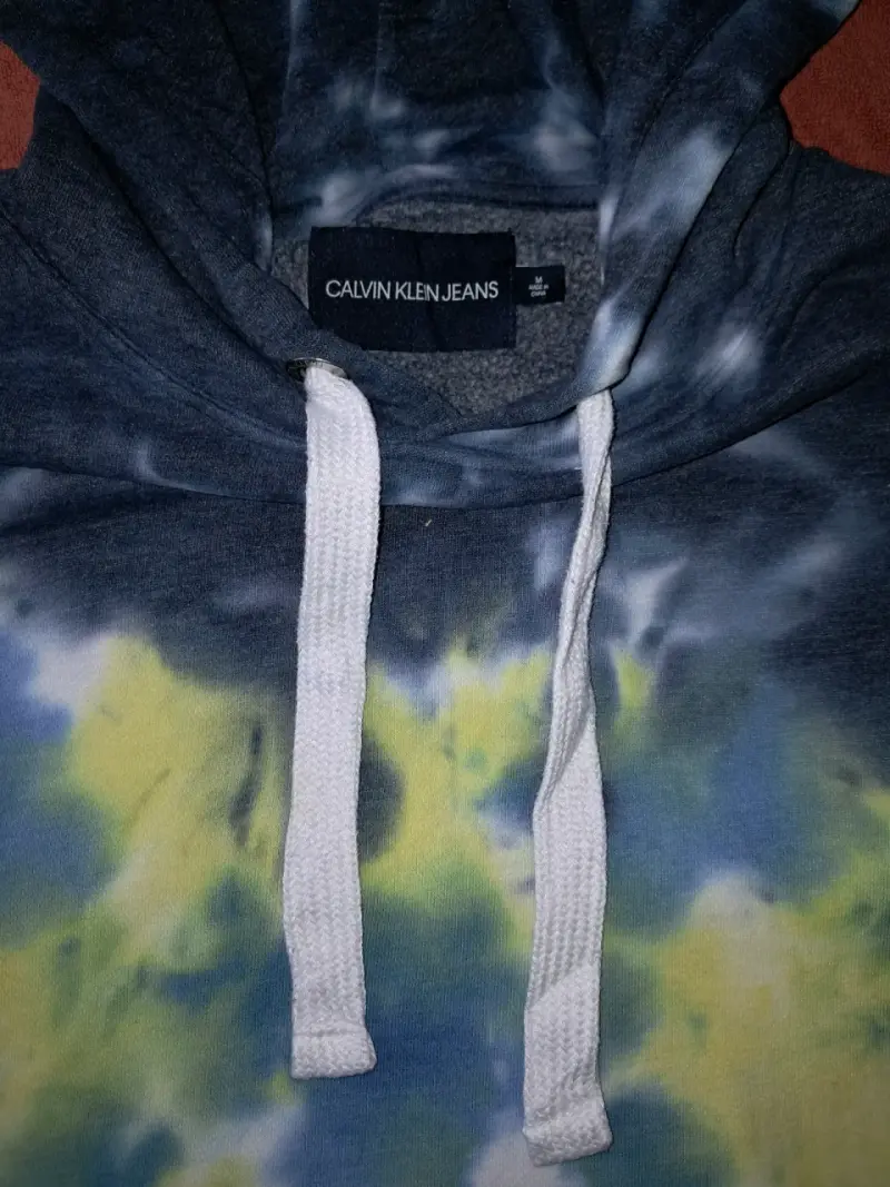 Polerón con capucha tie-dye multicolor - 4