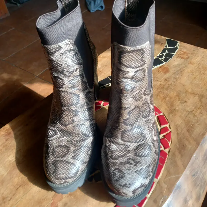 Botines de mujer con diseño de serpiente - 1