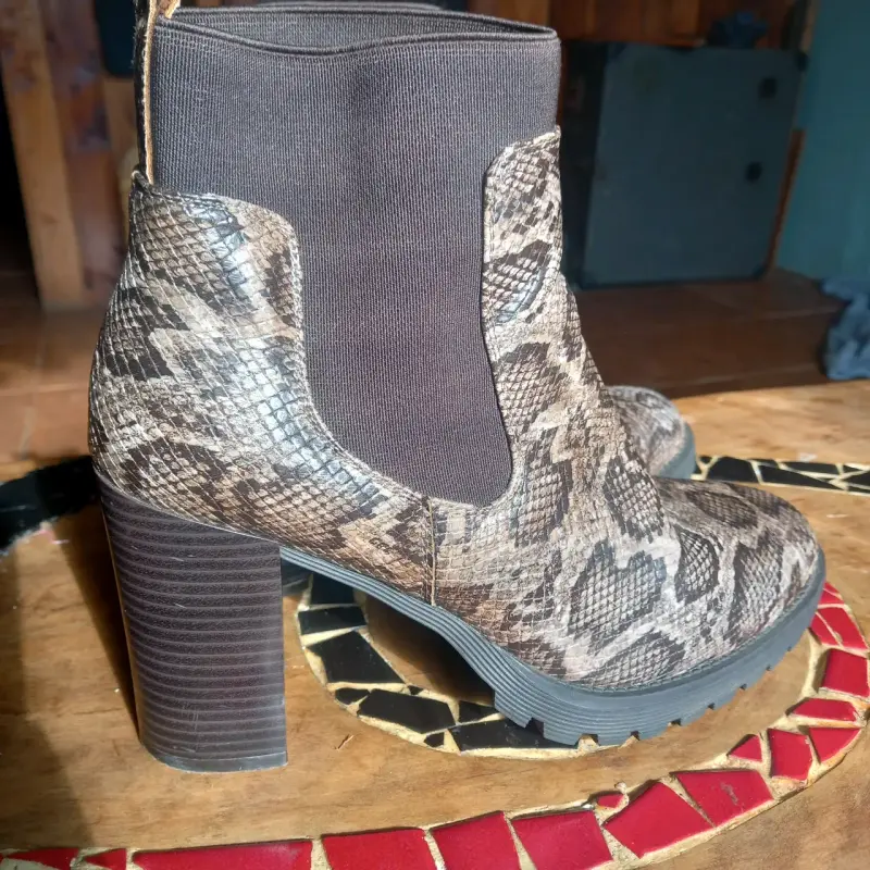 Botines de mujer con diseño de serpiente - 3