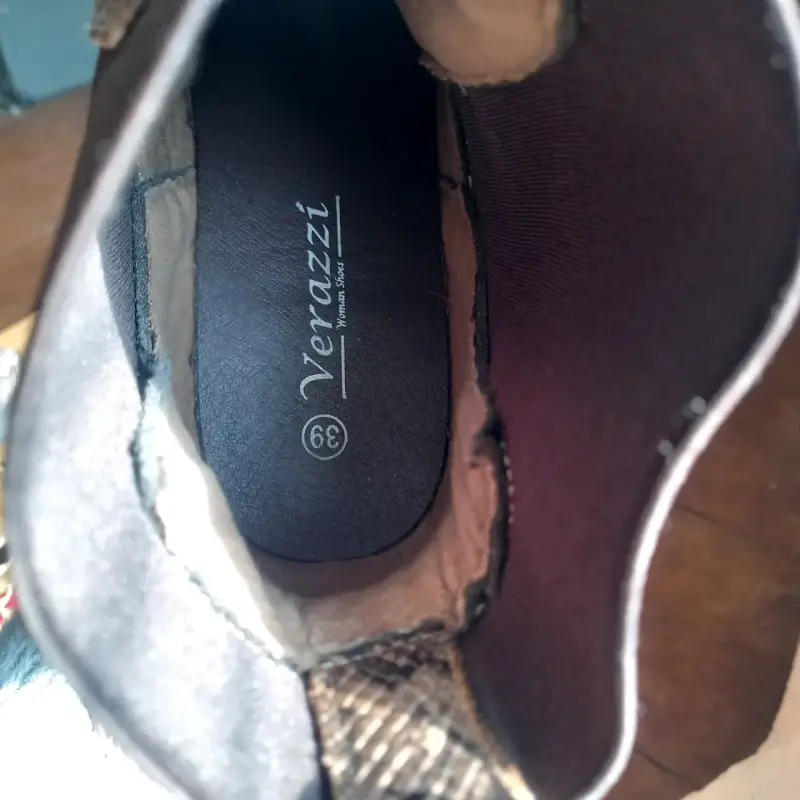 Botines de mujer con diseño de serpiente - 5