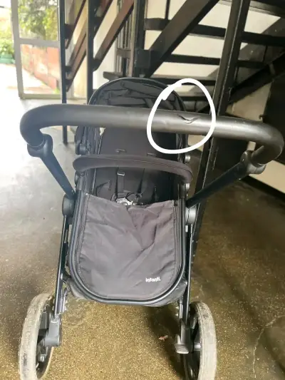 Coche de bebé Infanti negro plegable - miniatura 3