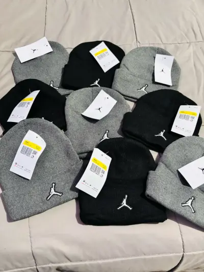 Gorros de lana estilo Jordan en negro y gris - miniatura 1