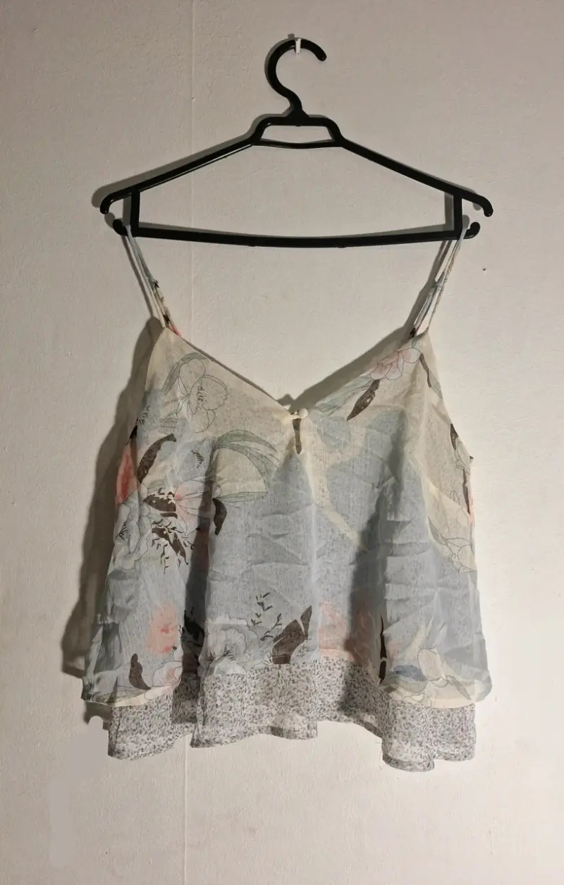 Blusa de tirantes con estampado floral - 1