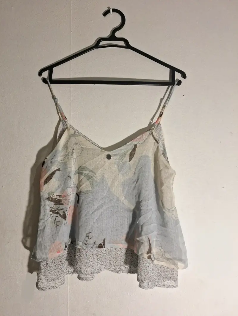 Blusa de tirantes con estampado floral - 2