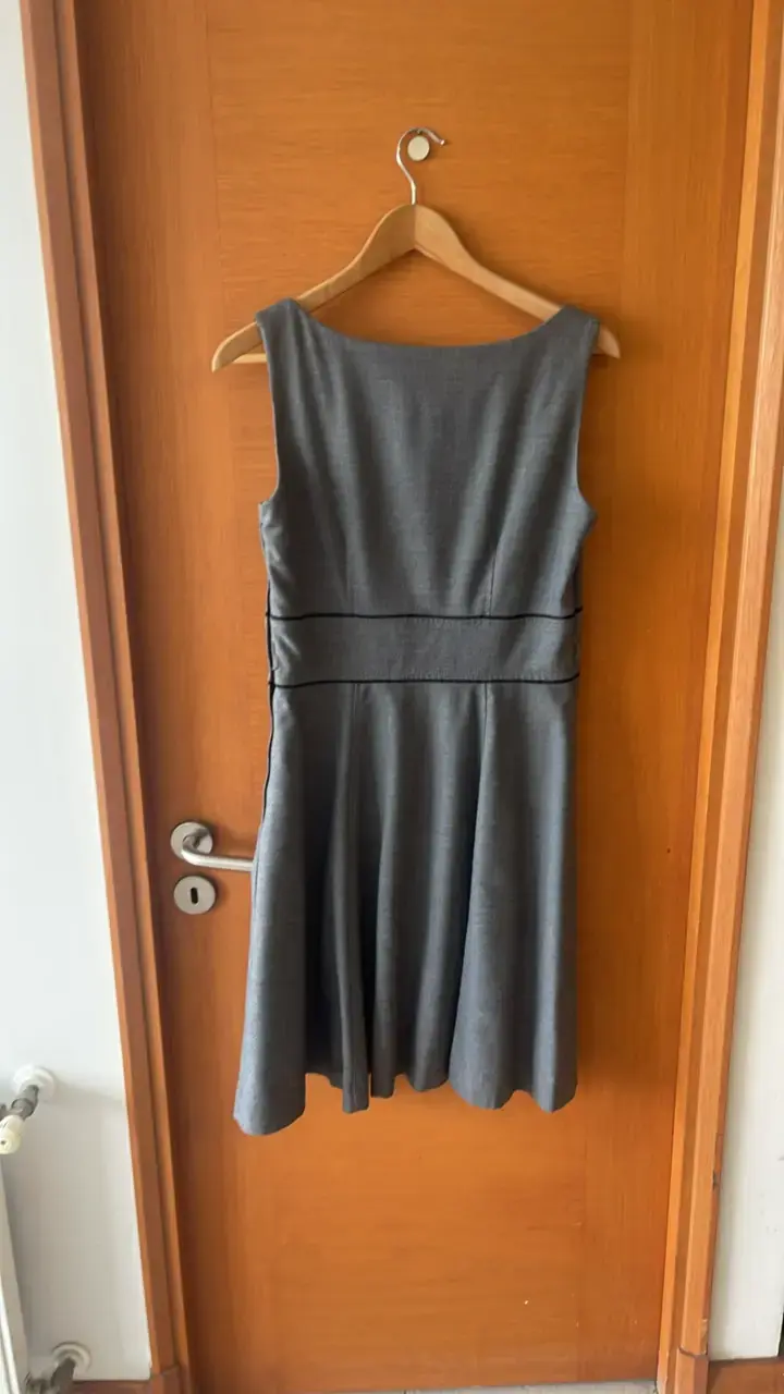 Vestido gris elegante para mujer - 2