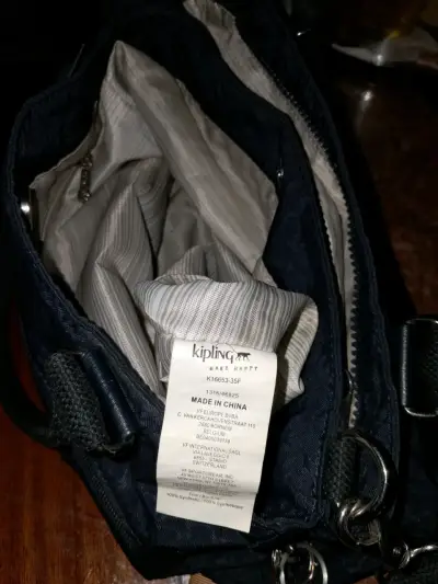 Bolso Kipling azul marino con correa ajustable - miniatura 2