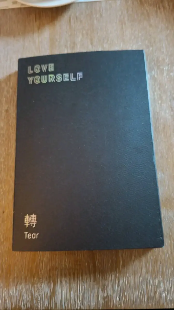 Álbum Love Yourself Tear - BTS - 1