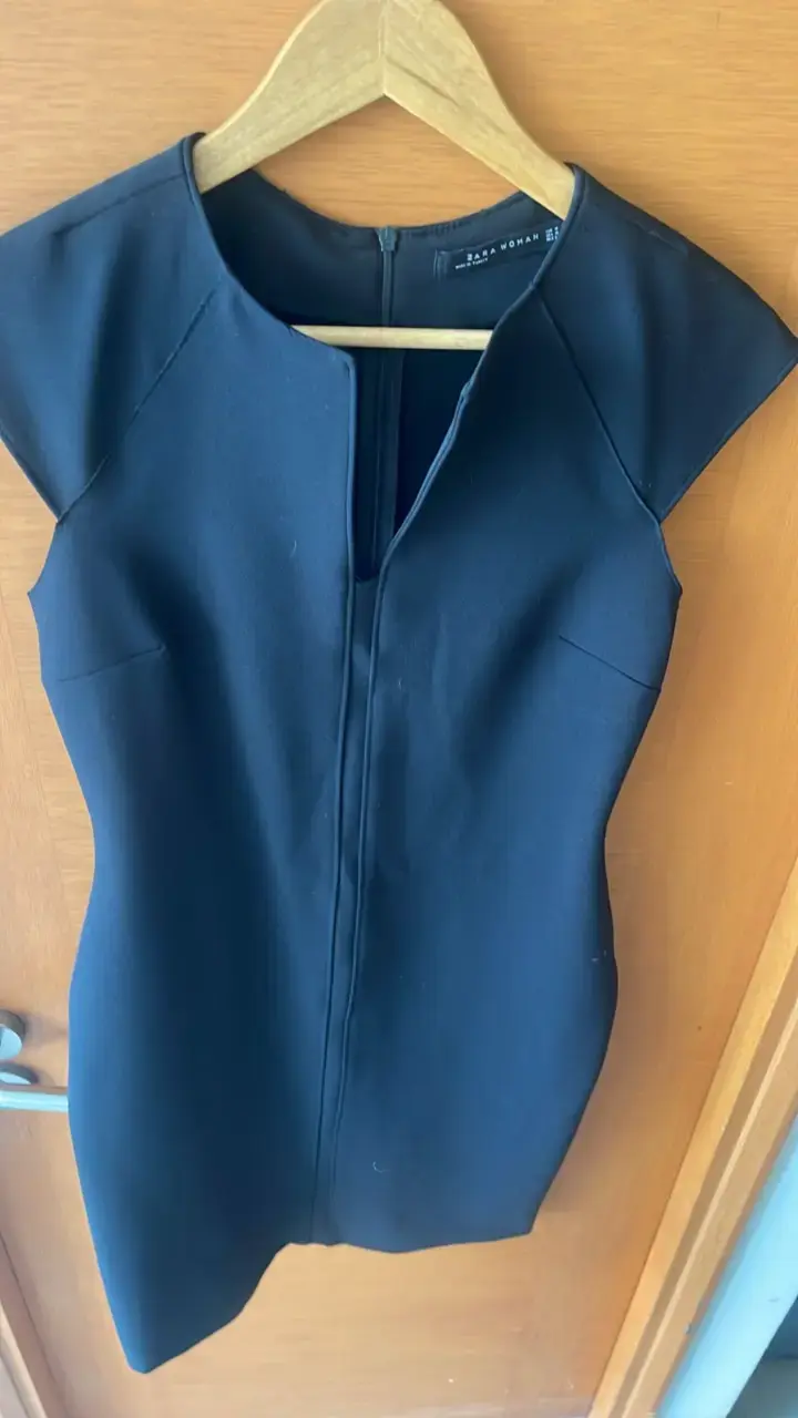 Vestido negro elegante Zara Woman