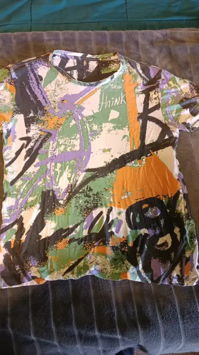 Polera estampada abstracta para hombre - miniatura 3