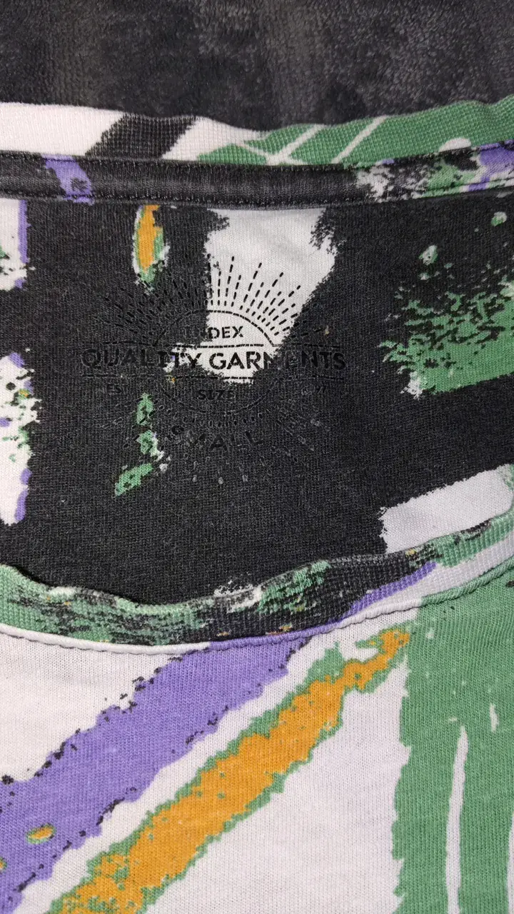 Polera estampada abstracta para hombre - 4