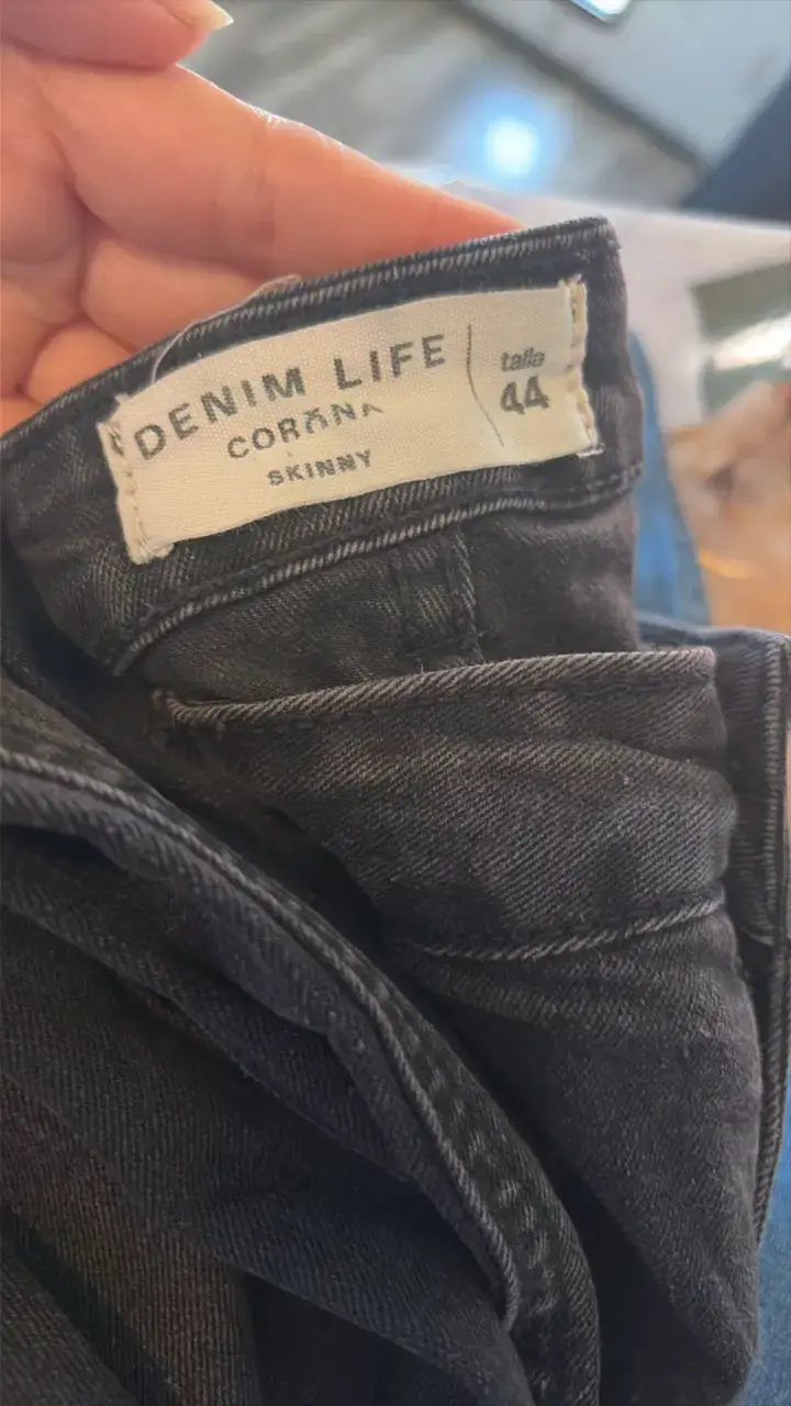 Jeans negros Skinny rasgados Talla 44 - 3