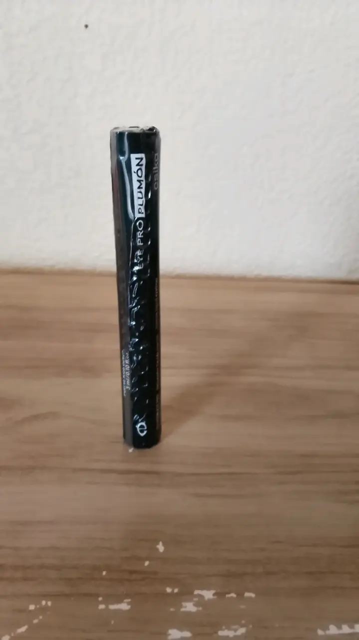 Delineador de ojos negro Osika Pro punta Plumón