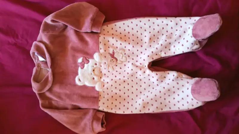 Enterito de bebé acolchado rosado con babero - 2