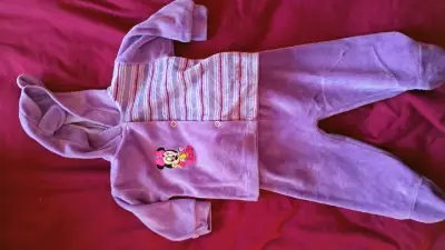 Enterito de bebé acolchado rosado con babero - miniatura 4