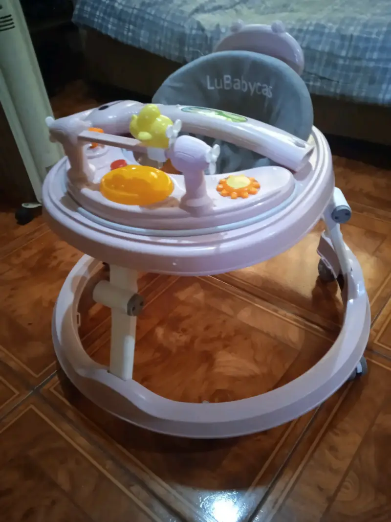 Andador para bebé LuBabycas con juguetes interactivos - 3