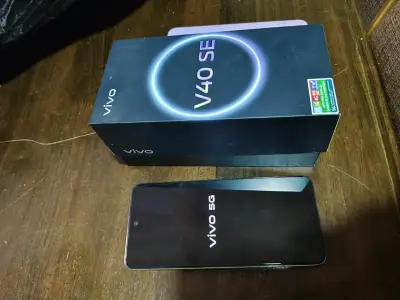 Vivo v40se con cargador original - miniatura 6